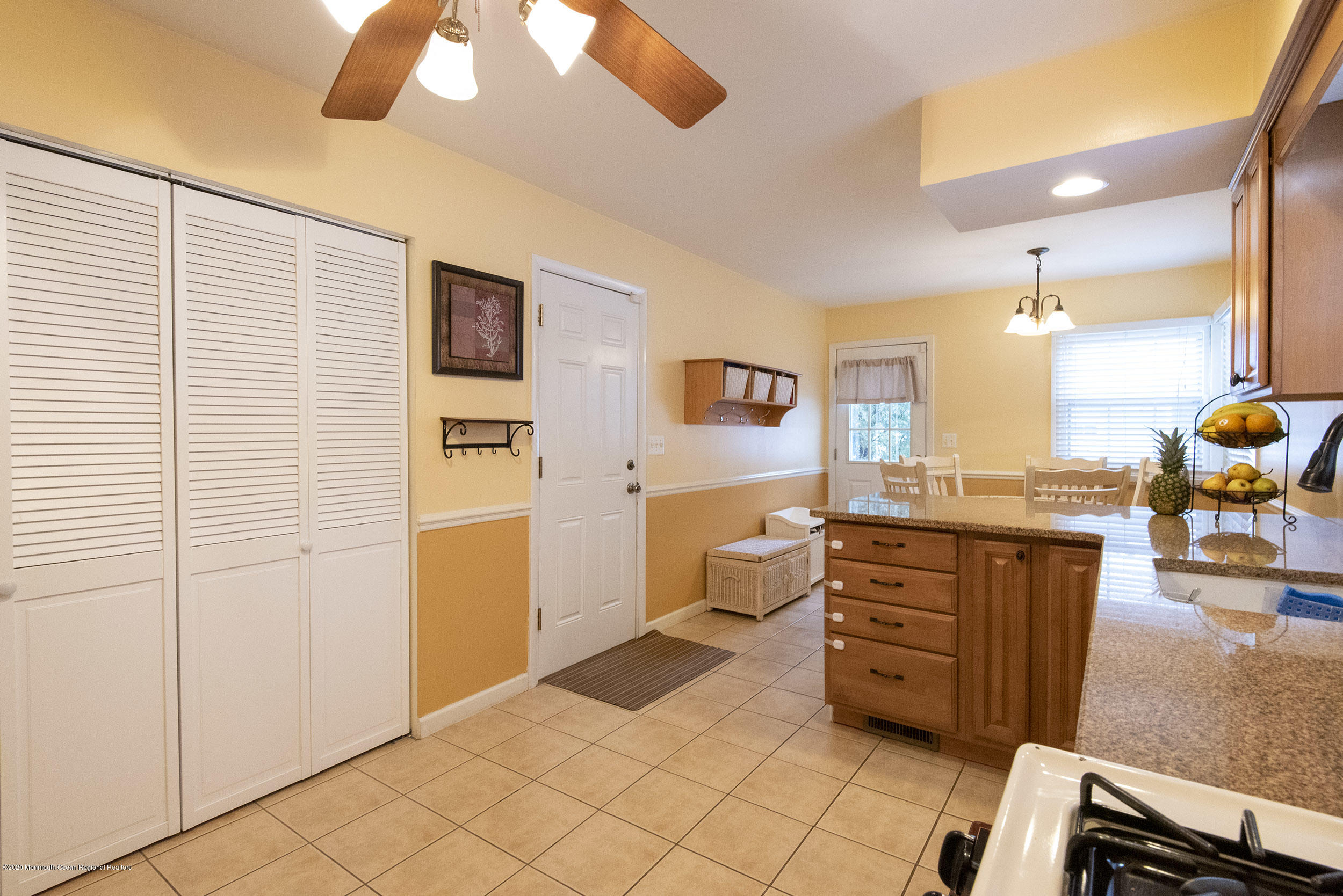 564 Nicholas Road Brick, NJ 08724 - Photo 10 of 22 a room with painting and a table