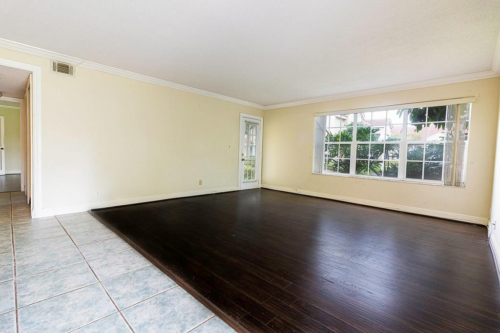 4610 West McNab Road, Unit D1 Pompano Beach, FL 33069 - Photo 3 of 6 Photo 3