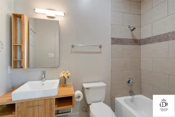 $5,000 | 1223 Studer Street, Houston, TX 77007