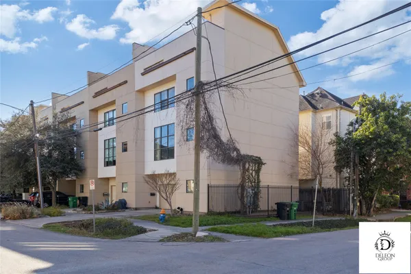 $5,000 | 1223 Studer Street, Houston, TX 77007
