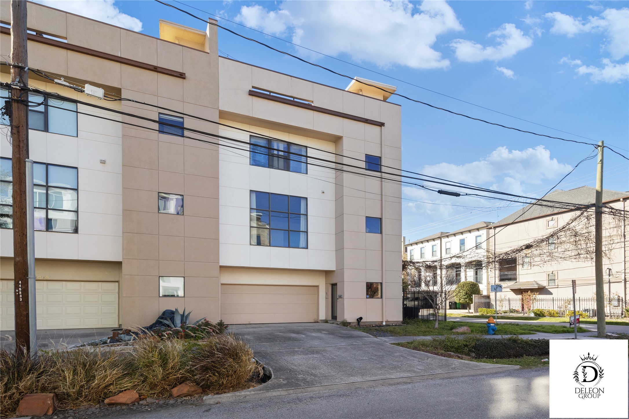 1223 Studer Street Houston, TX 77007 - Photo 5 of 32