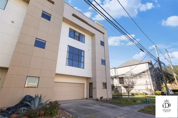 $5,000 | 1223 Studer Street, Houston, TX 77007