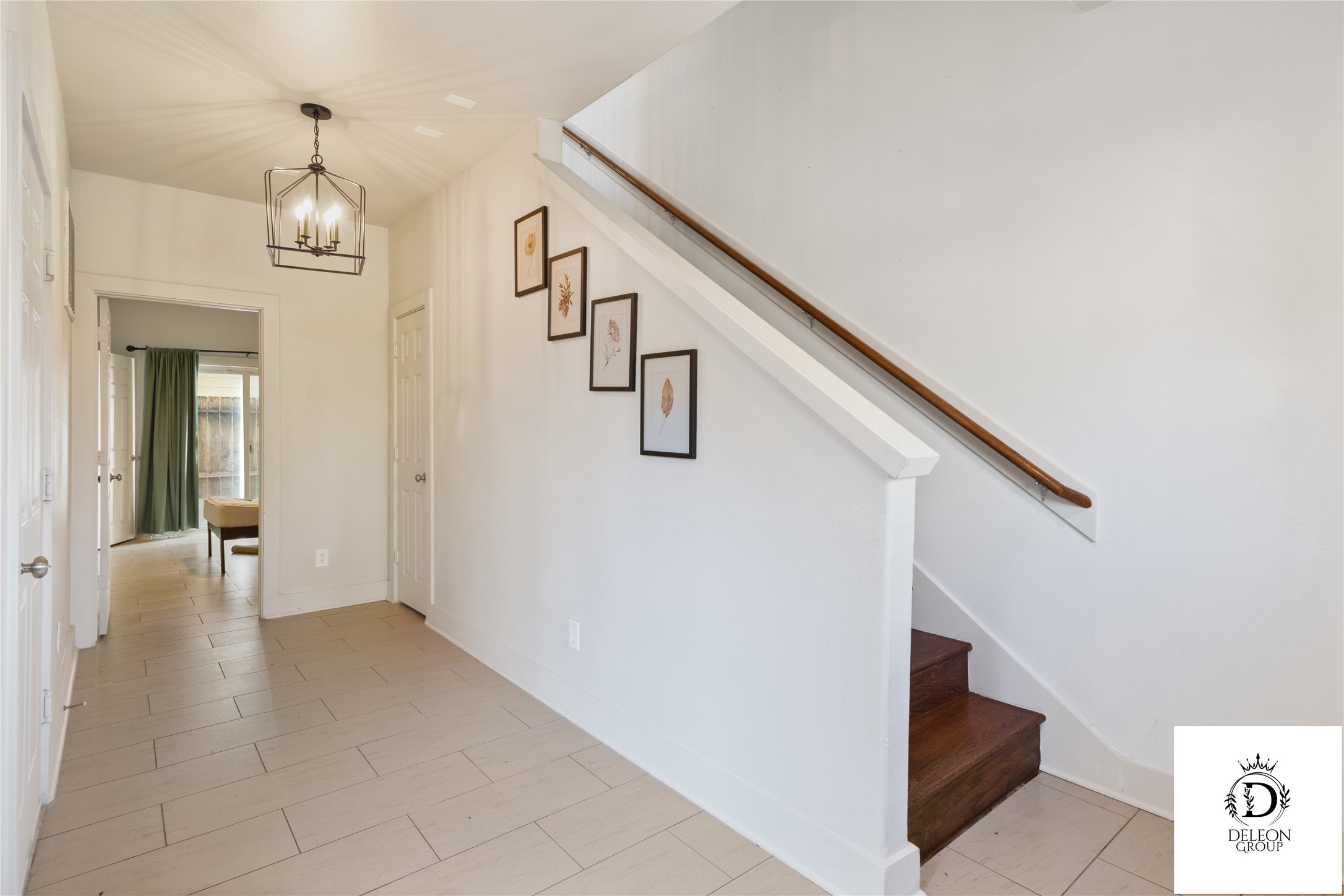 1223 Studer Street Houston, TX 77007 - Photo 7 of 32