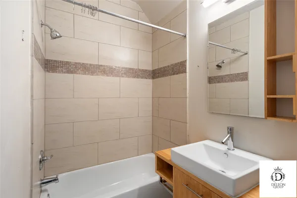 $5,000 | 1223 Studer Street, Houston, TX 77007