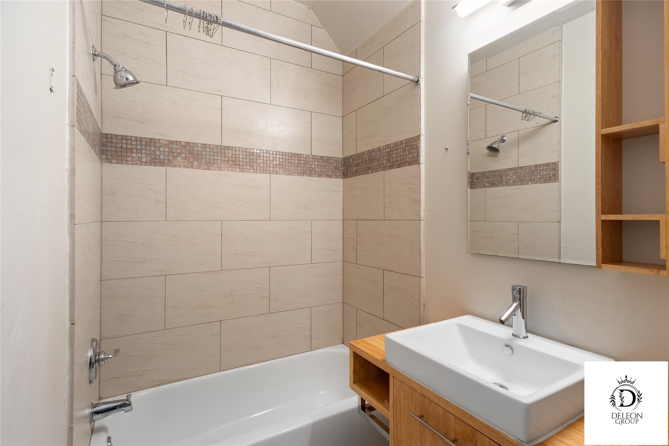 1223 Studer Street Houston, TX 77007 - Photo 9 of 32