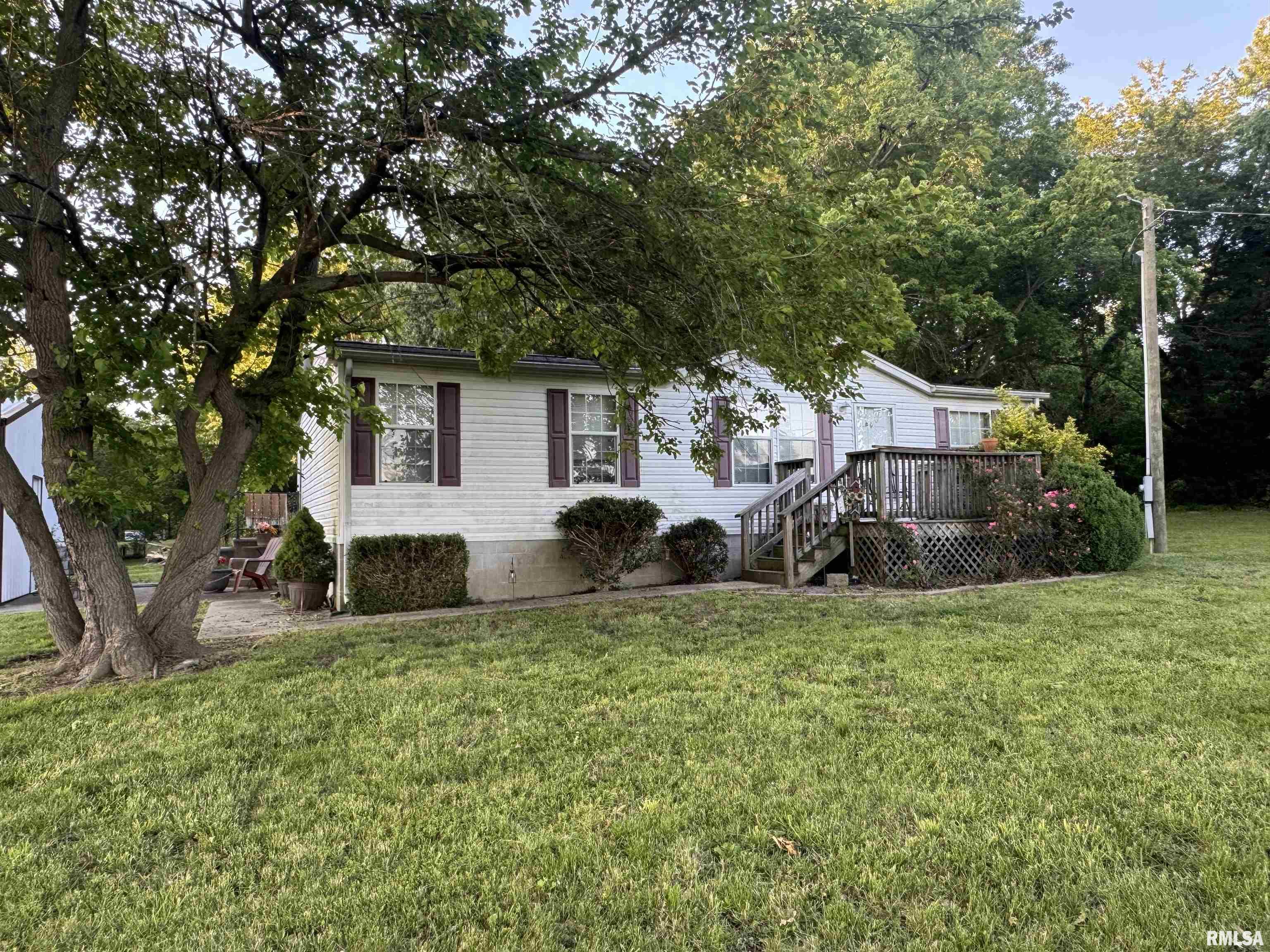 6985 Izaac Walton Road Benton, IL 62812 - Photo 3 of 19