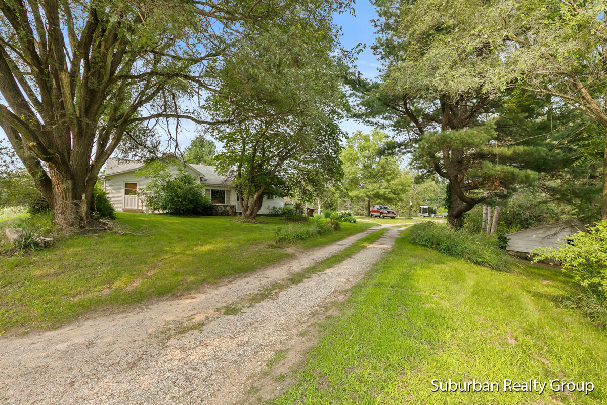 1569 South Sheridan Road Stanton, MI 48888 - Photo 2 of 29 img_1001