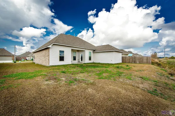 $1,950 | 308 Carriage Way, Thibodaux, LA 70301