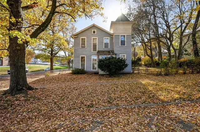 $269,900 | 601 Congress Street, Leavenworth, KS 66048