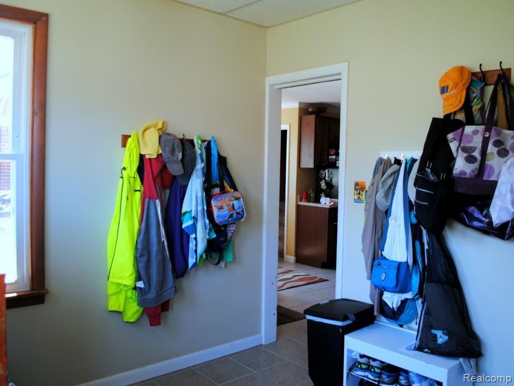 1350 Nottingham Road Grosse Pointe, MI 48230 - Photo 11 of 20 Mud Room 2.jpg