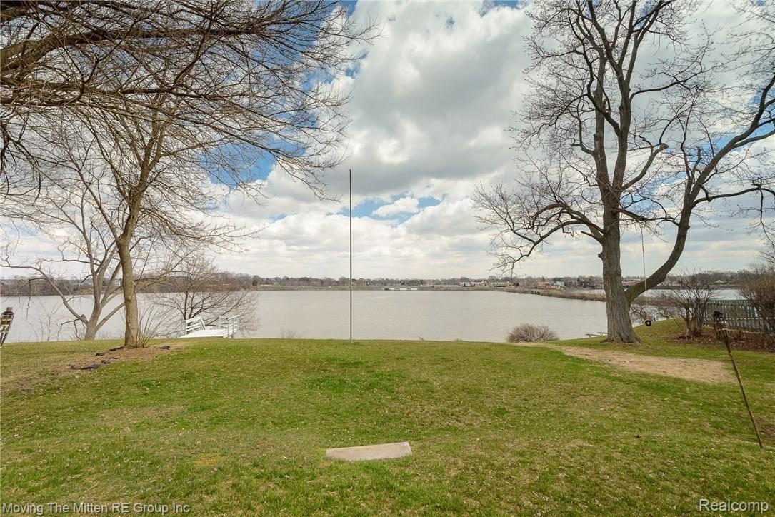 46994 Denton Road Belleville, MI 48111 - Photo 39 of 41 MTM_46994_denton-37.jpg