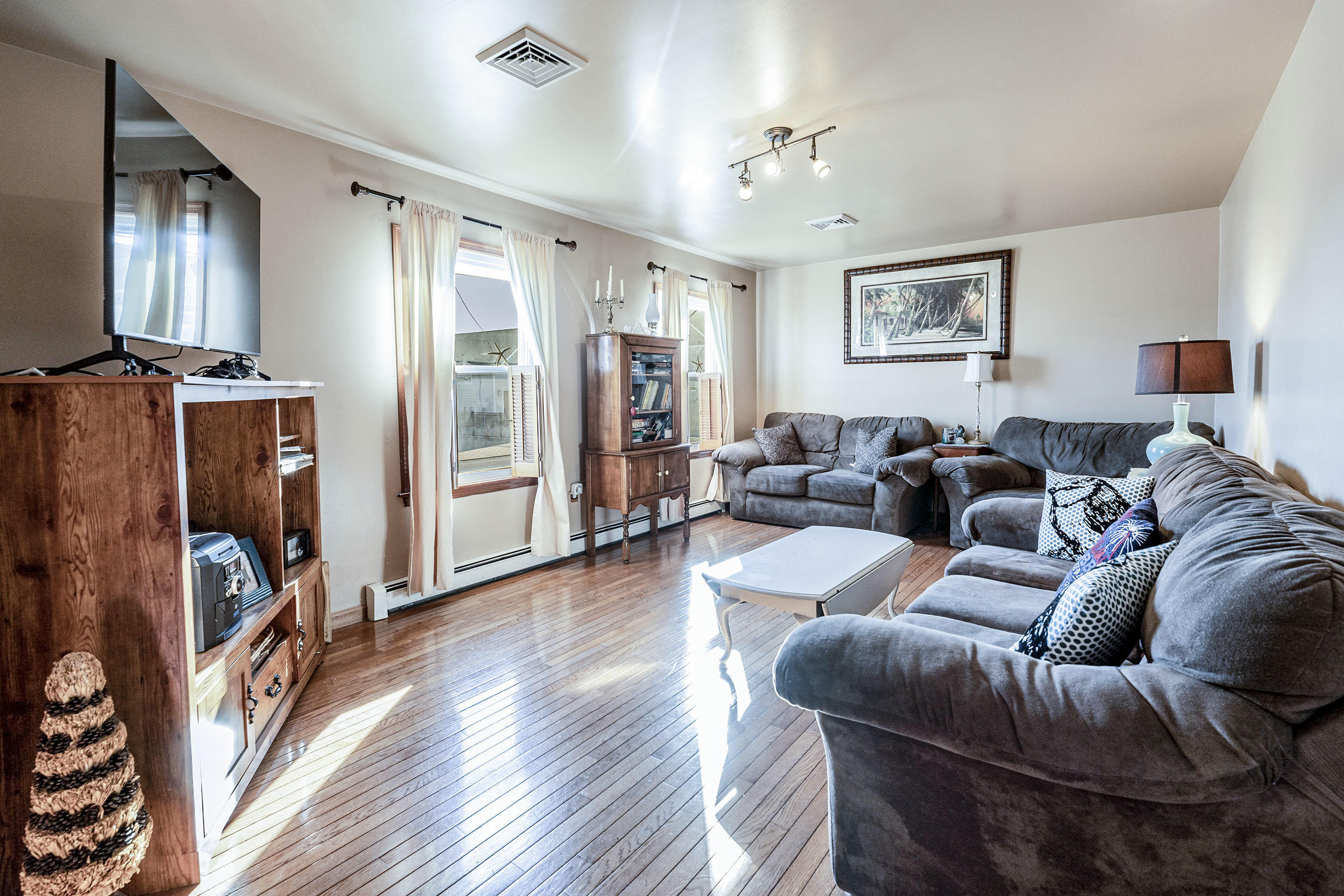 124 Marine Road Waretown, NJ 08758 - Photo 3 of 23 Living1