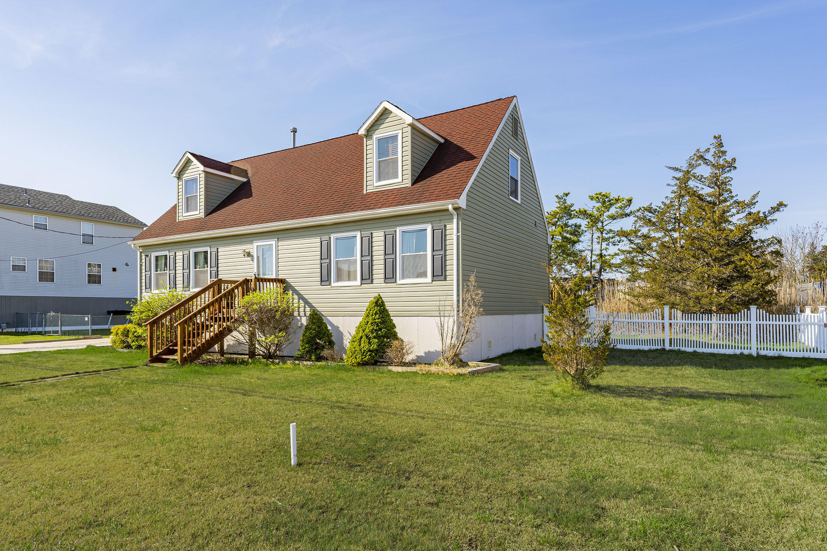 124 Marine Road Waretown, NJ 08758 - Photo 5 of 23 FrontRight1