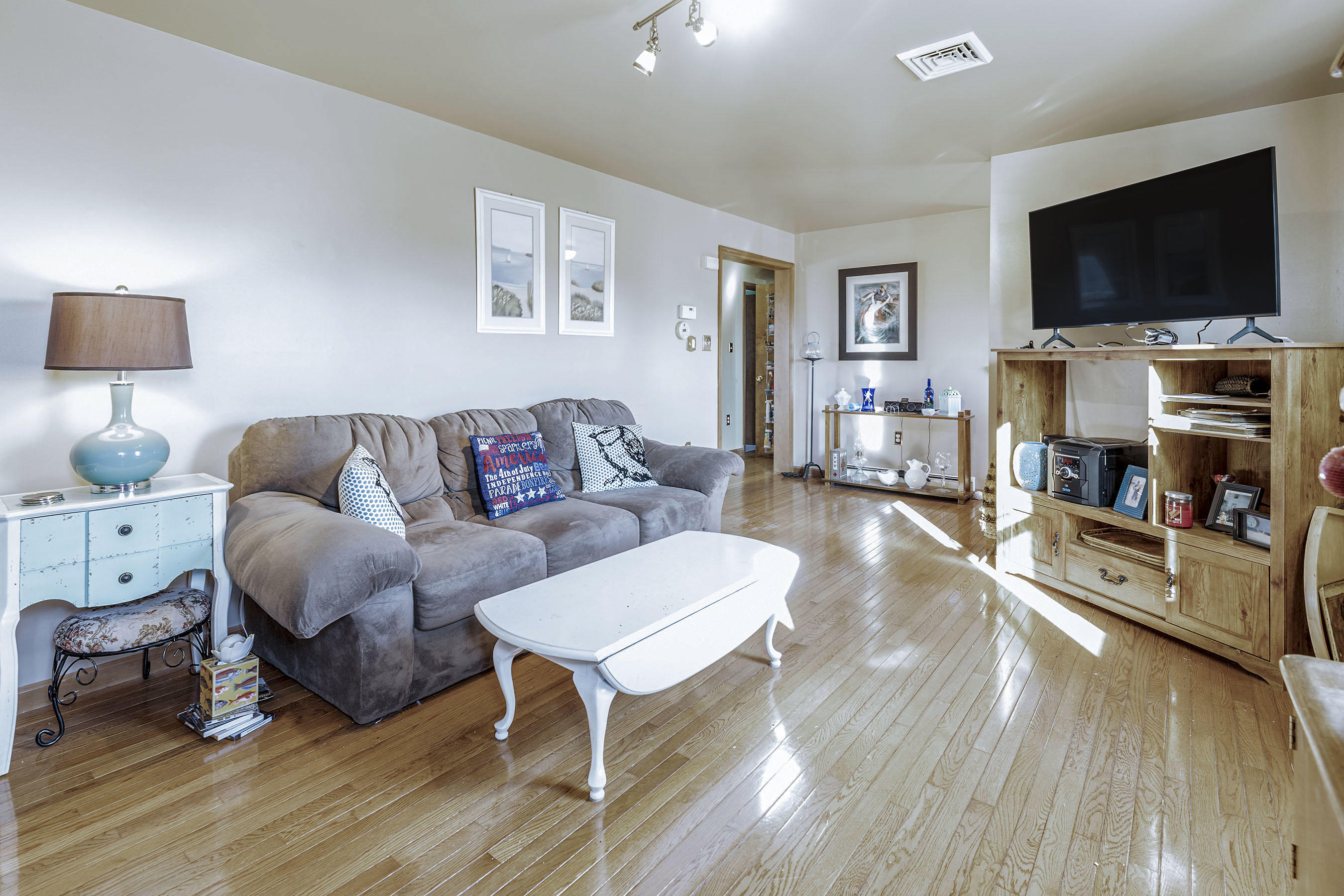 124 Marine Road Waretown, NJ 08758 - Photo 6 of 23 Living1b