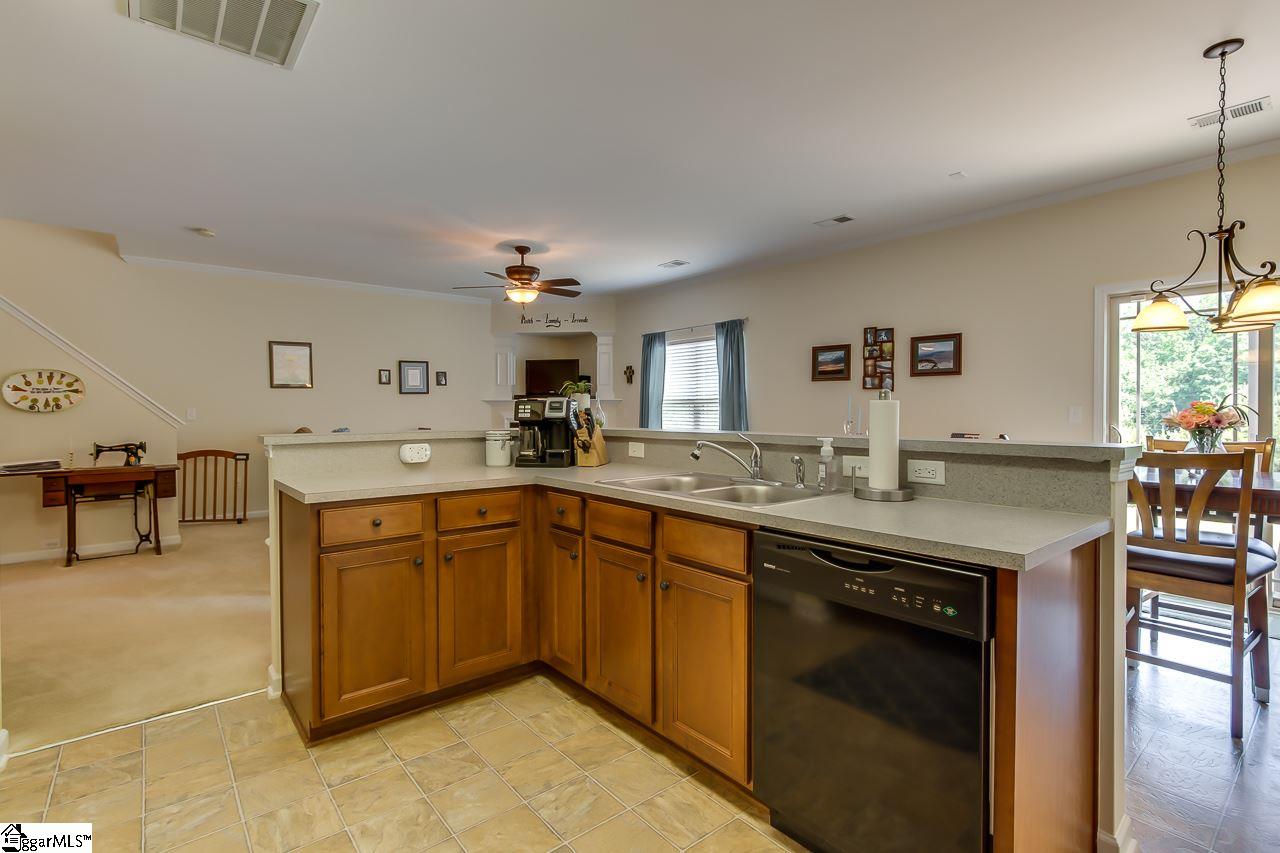 8 Shale Court Greenville, SC 29607 - Photo 9 of 24 Gallery Image 9