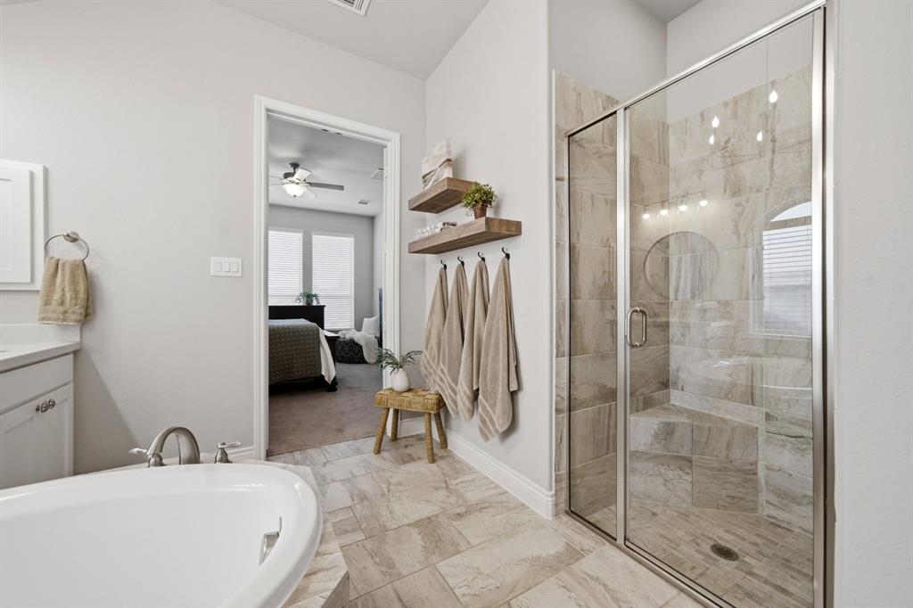 1121 Bantham Way Forney, TX 75126 - Photo 19 of 28 Separate Shower