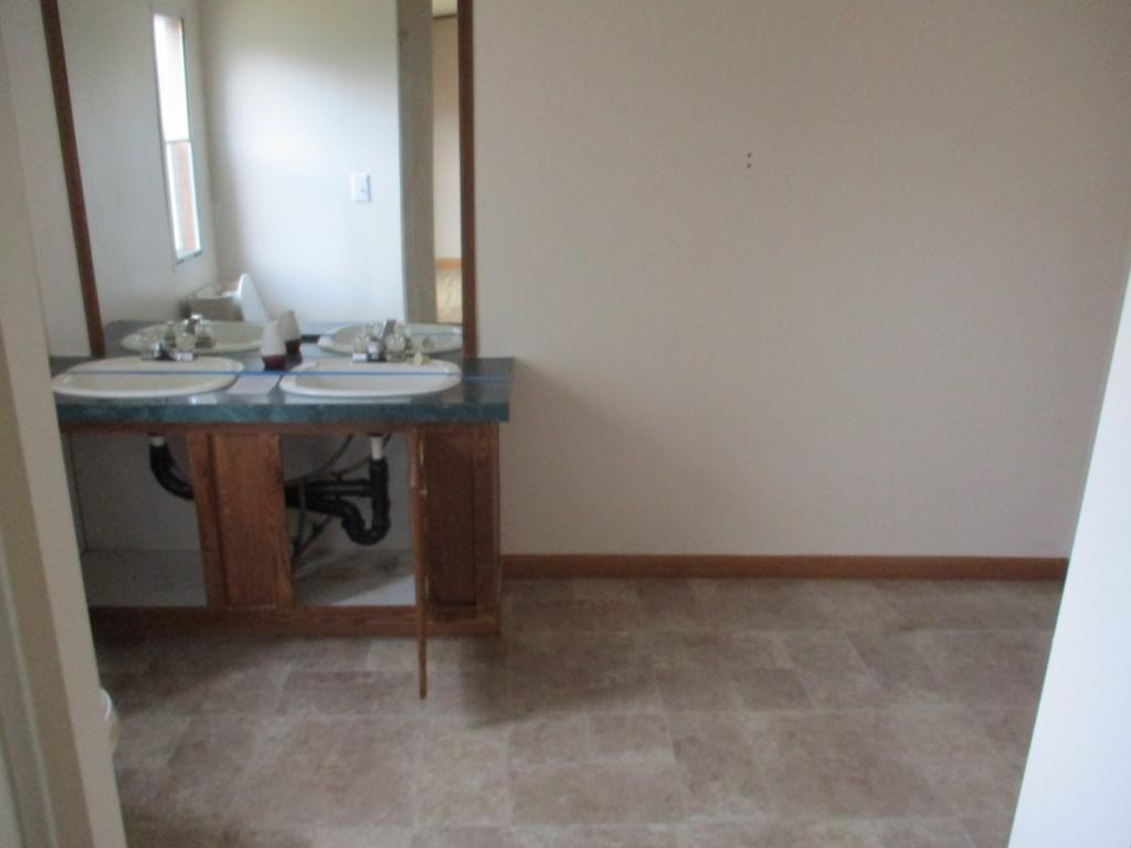 970 Bullock Hollow Road Bristol, TN 37620 - Photo 8 of 13 Photo 8