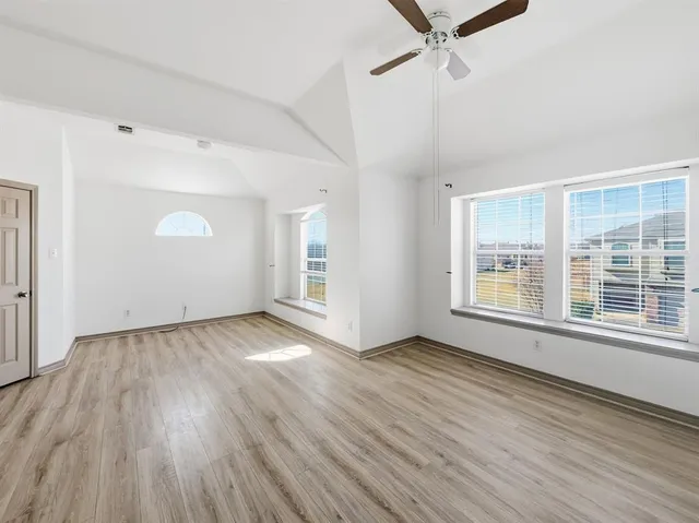 $2,000 | 3950 Seaside Court, Fort Worth, TX 76040