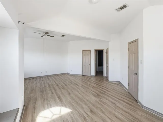 $2,000 | 3950 Seaside Court, Fort Worth, TX 76040