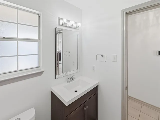 $2,000 | 3950 Seaside Court, Fort Worth, TX 76040