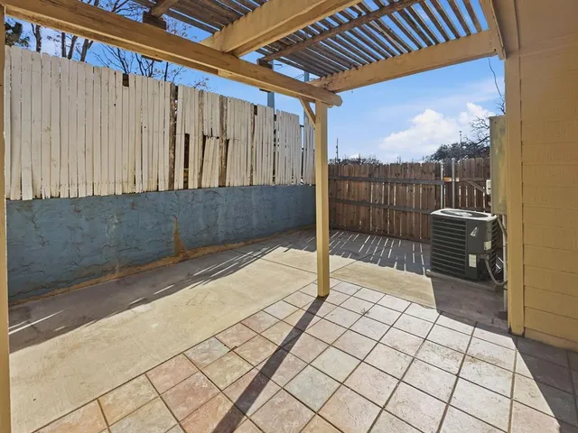 $2,000 | 3950 Seaside Court, Fort Worth, TX 76040