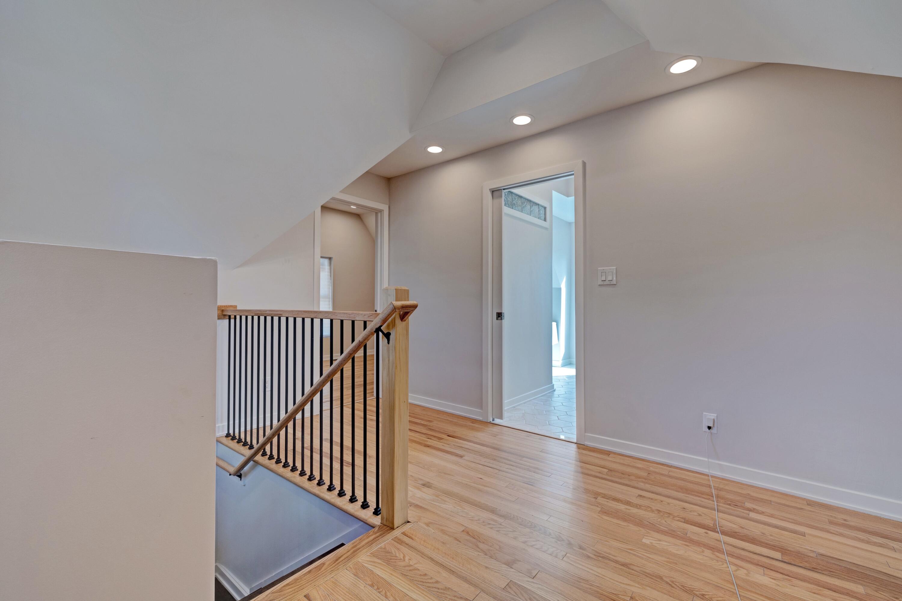 6142 Commonwealth Street Detroit, MI 48208 - Photo 25 of 48 21) Upstairs