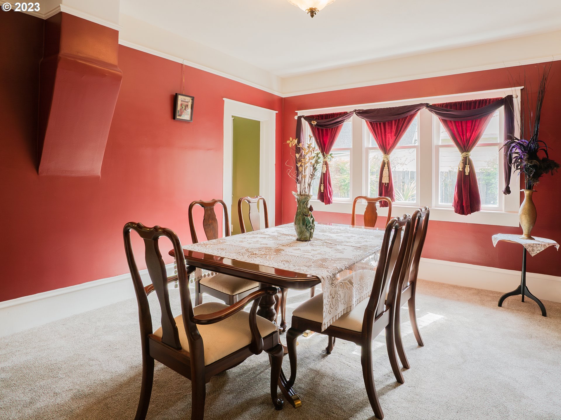724 D Street Springfield, OR 97477 - Photo 11 of 36 a view of a dining room with furniture
