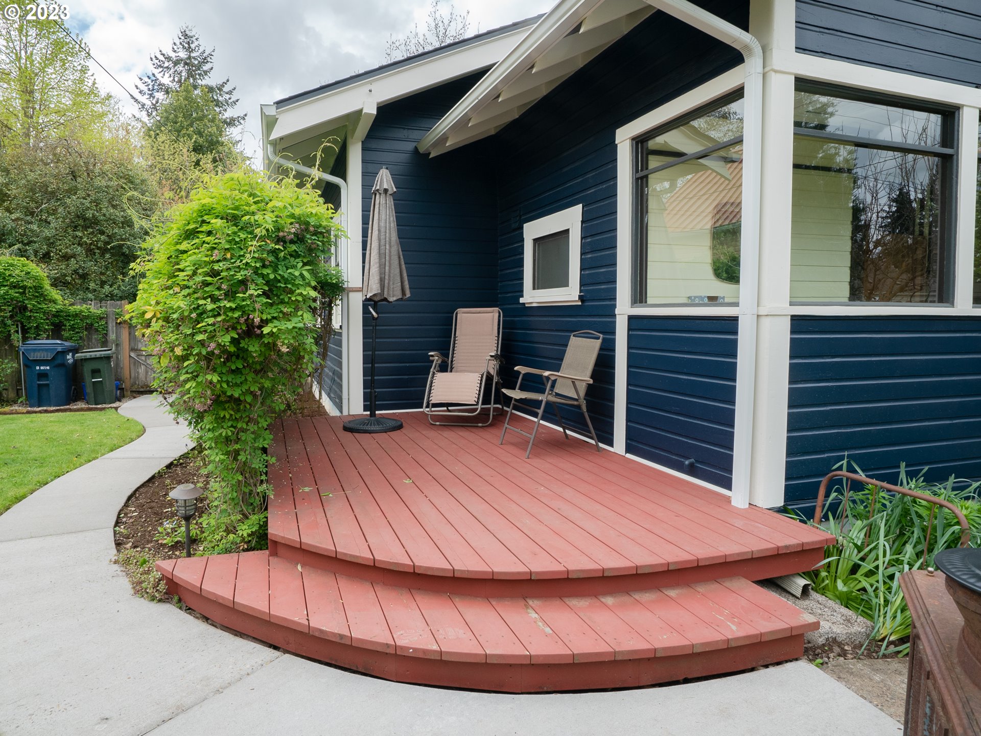 724 D Street Springfield, OR 97477 - Photo 28 of 36 a view of outdoor space and yard