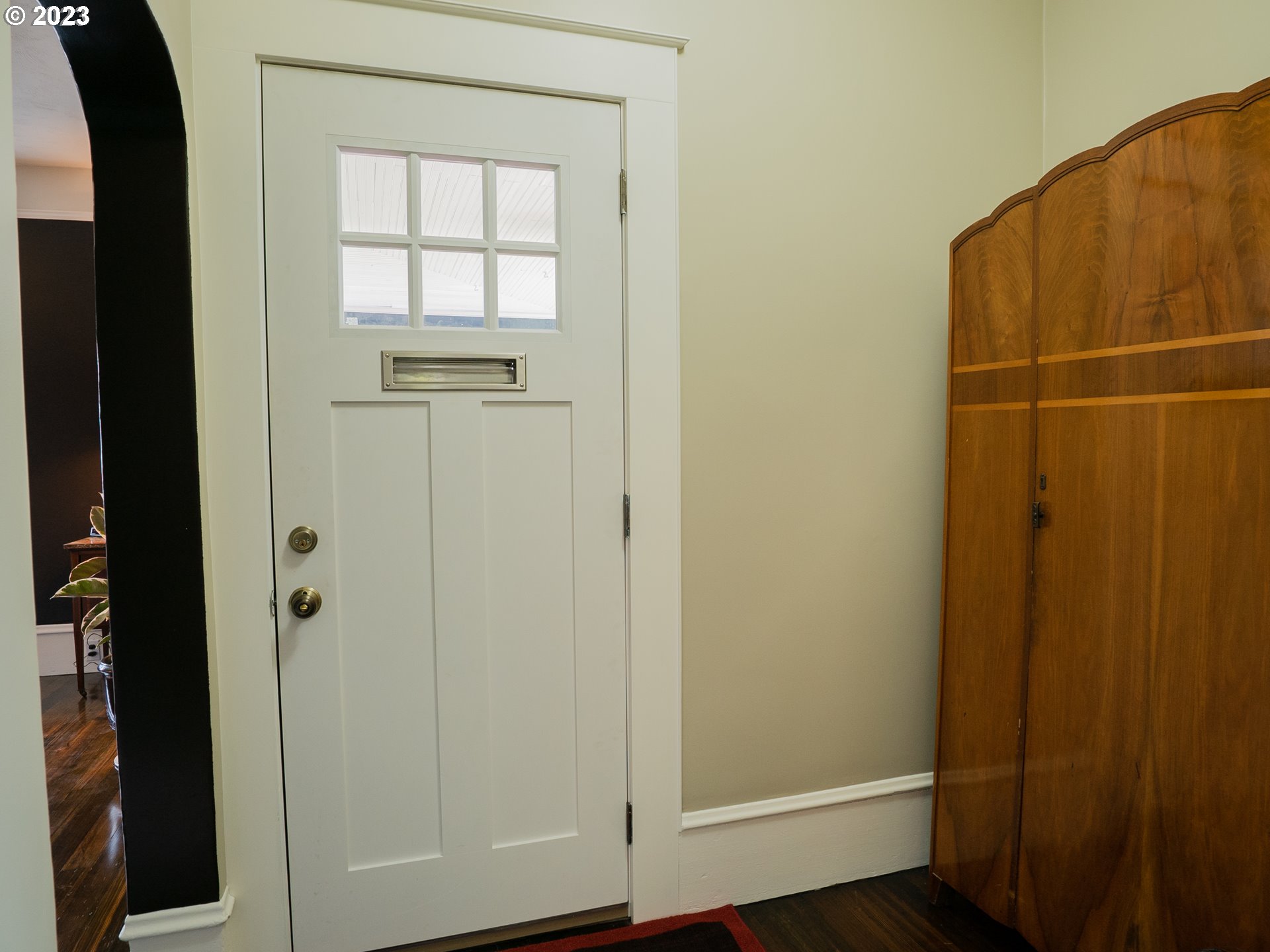 724 D Street Springfield, OR 97477 - Photo 7 of 36 a view of a bathroom