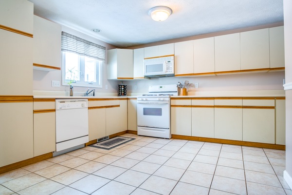 14 Ramsgate Ridge Drive, Unit 14 Nashua, NH 03063 - Photo 2 of 40