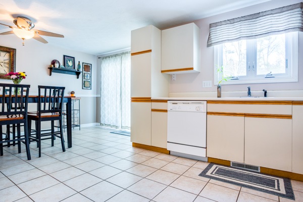 14 Ramsgate Ridge Drive, Unit 14 Nashua, NH 03063 - Photo 5 of 40