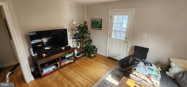 $2,895 | 1227 North Utah Street, Unit 3, Arlington, VA 22201