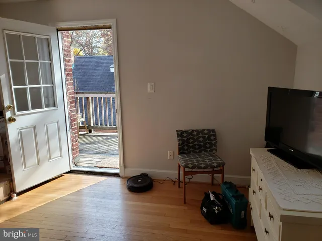 $2,895 | 1227 North Utah Street, Unit 3, Arlington, VA 22201