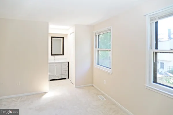 $3,900 | 329 Gundry Drive, Falls Church, VA 22046