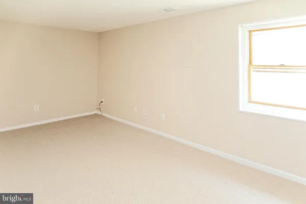 $3,900 | 329 Gundry Drive, Falls Church, VA 22046