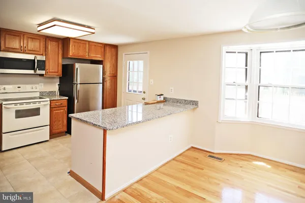 $3,900 | 329 Gundry Drive, Falls Church, VA 22046