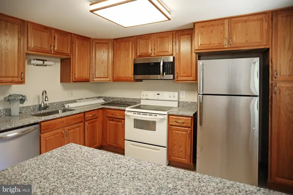 $3,900 | 329 Gundry Drive, Falls Church, VA 22046