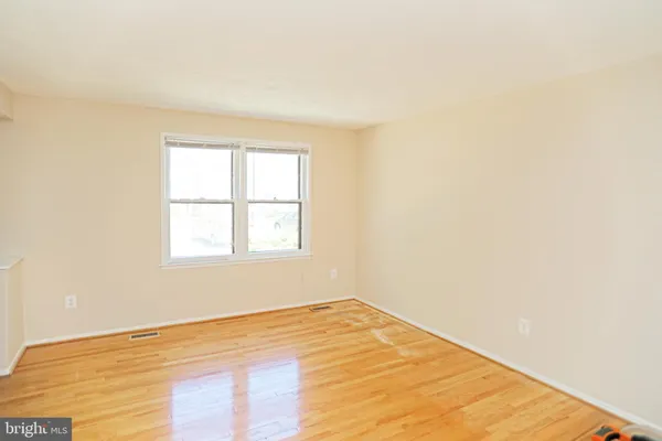 $3,900 | 329 Gundry Drive, Falls Church, VA 22046