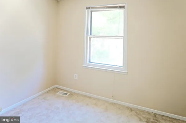 $3,900 | 329 Gundry Drive, Falls Church, VA 22046