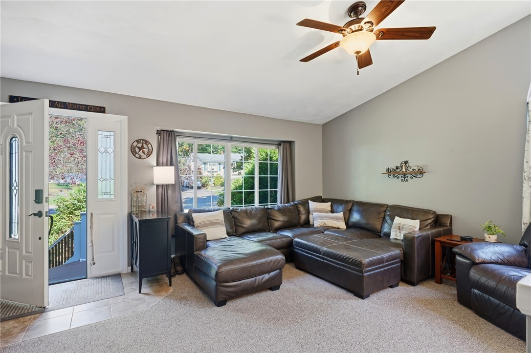 3 Cote Court Coventry, RI 02816 - Photo 6 of 34 Large vaulted living room