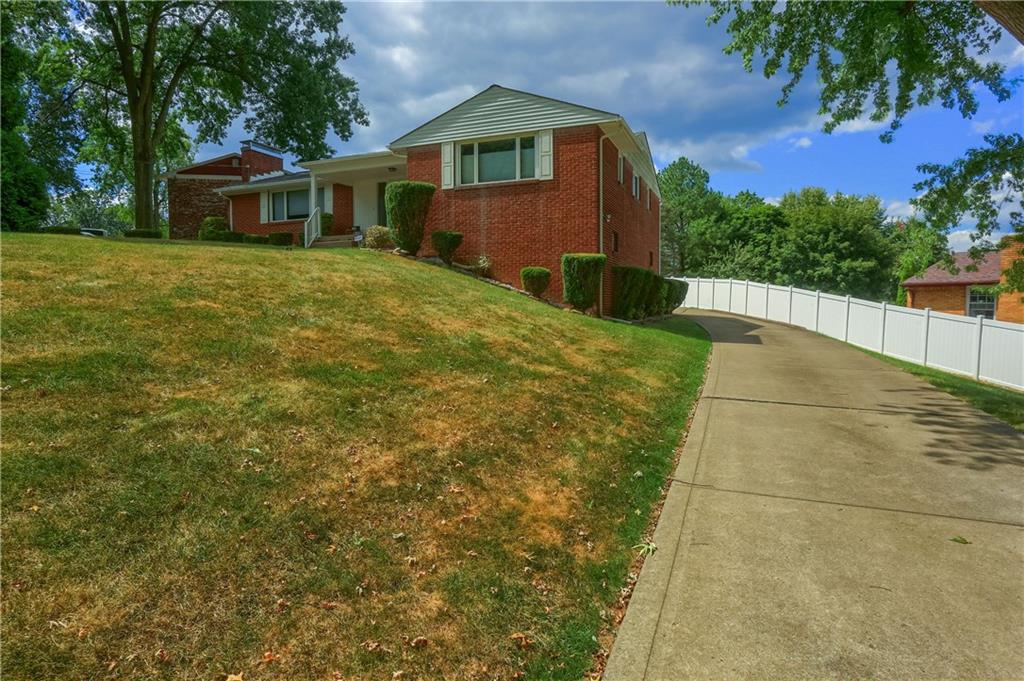 145 South Patton Drive Coraopolis, PA 15108 - Photo 3 of 35 Driveway
