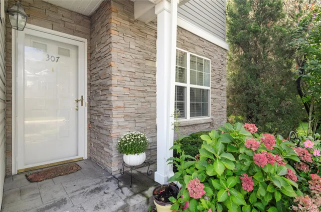 $610,000 | 307 Medea Way, Central Islip, NY 11722