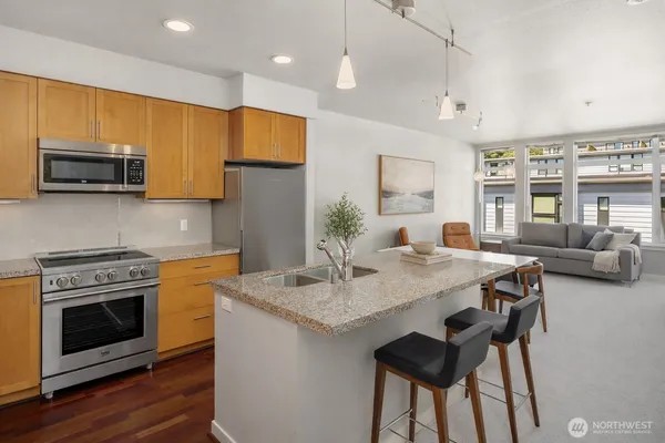 $595,000 | 180 Harbor Square Loop Northeast, Unit B421, Bainbridge Island, WA 98110