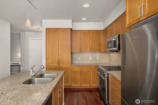 $595,000 | 180 Harbor Square Loop Northeast, Unit B421, Bainbridge Island, WA 98110