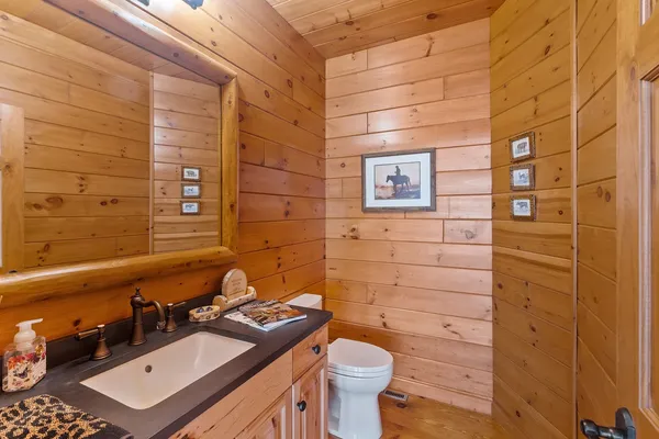 $1,725,000 | 17700 Streit Road, Harvard, IL 60033