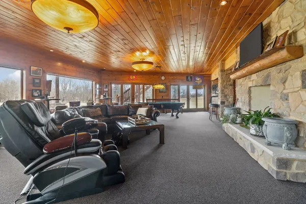 $1,725,000 | 17700 Streit Road, Harvard, IL 60033