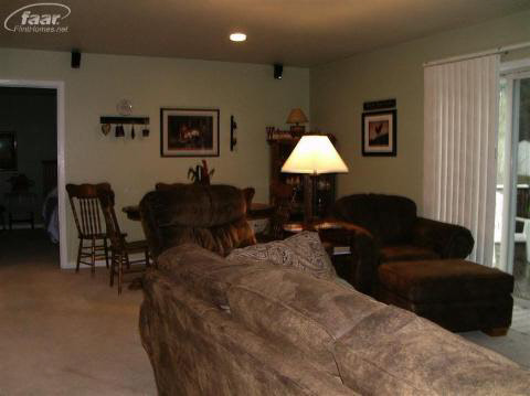 15279 Dickerson Drive Fenton, MI 48430 - Photo 3 of 17 20353287-2.JPG