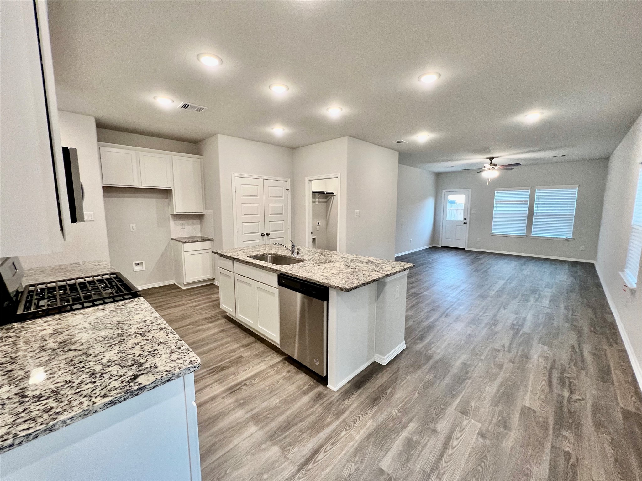 23223 Spring Genesis Lane Katy, TX 77493 - Photo 8 of 37