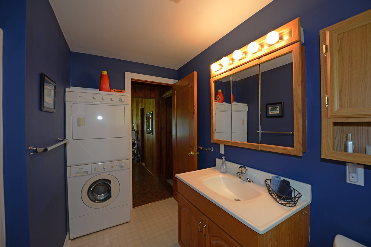 8530 South Lakeview Road Traverse City, MI 49684 - Photo 27 of 31 1800958-26.JPG