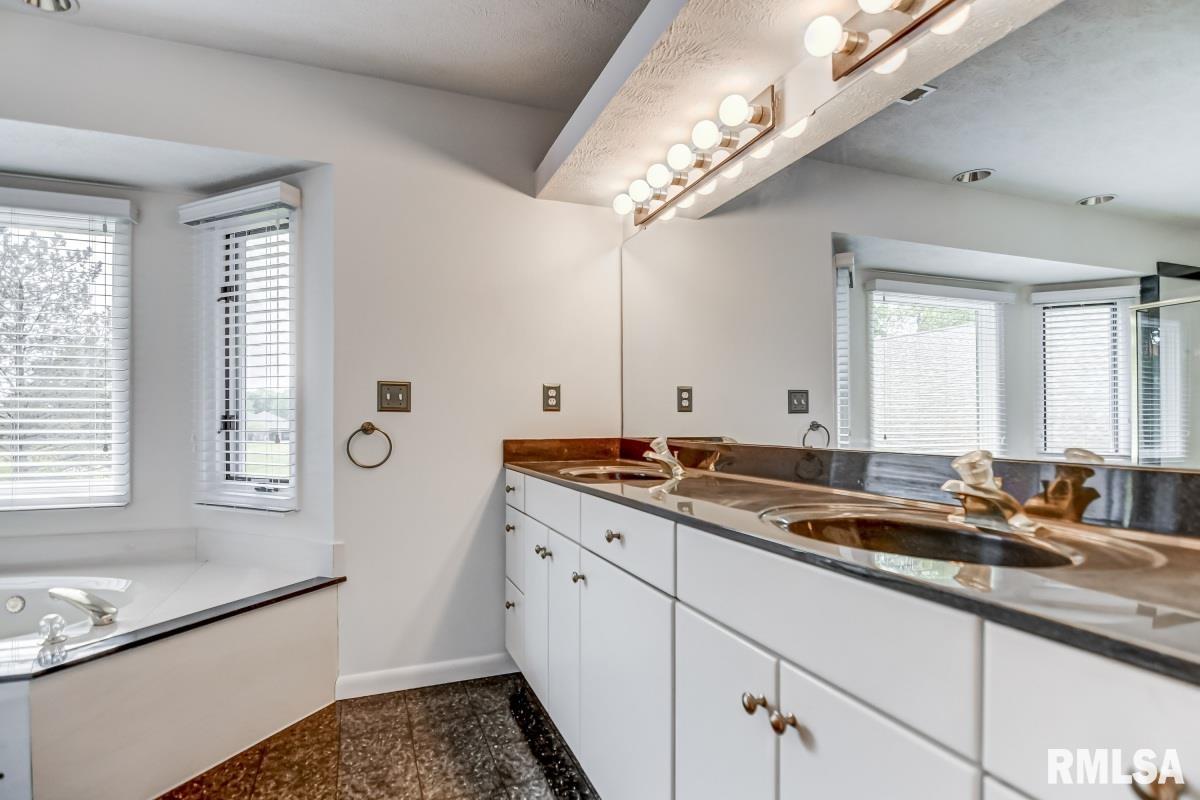 5105 Eagle Ridge Springfield, IL 62711 - Photo 37 of 65